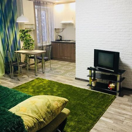 Двухкімнатна Студія Chernihiv Luaran gambar